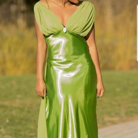 Cinderella Dresses & Skirts - Outstanding formal gown pics don't do it justice Cinderella Dresses & Skirts - Outstanding formal gown pics don't do it justice